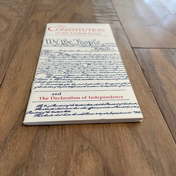 New Pocket "The Constitution of the United States" Paperback Booklet - Picture 4 of 8